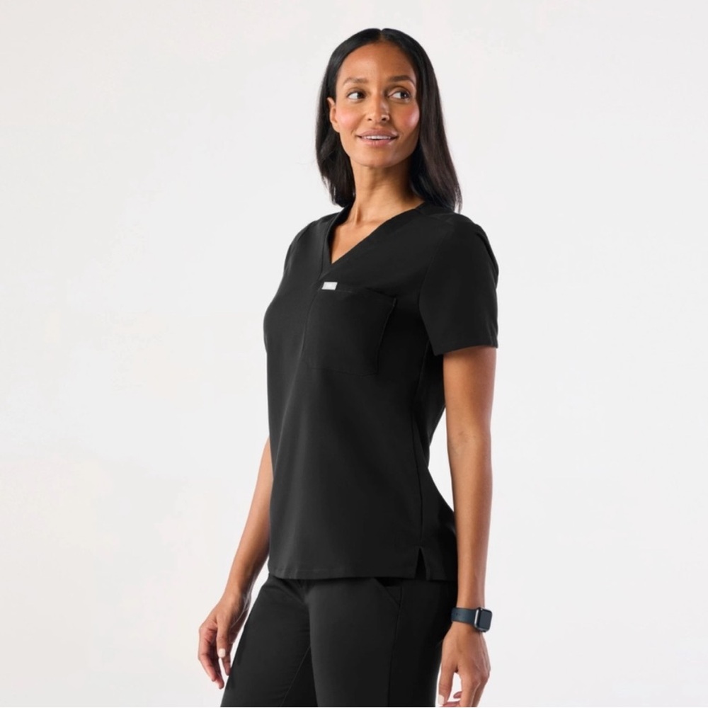 Figs Catarina One-Pocket Scrub Top| Black | X-Small